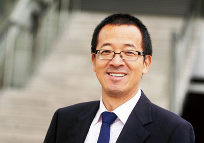 新东方欲用“俞敏洪重返讲台”引领在线教育-留学行业观察